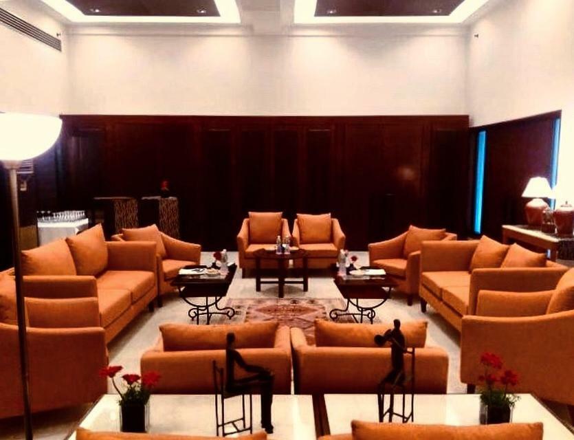 Trident Agra Hotel Agra  Luaran gambar The drawing room of the residence of the Prime Minister of India