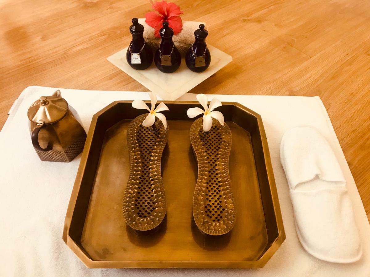 Trident Agra Hotel Agra  Luaran gambar Thai foot massage