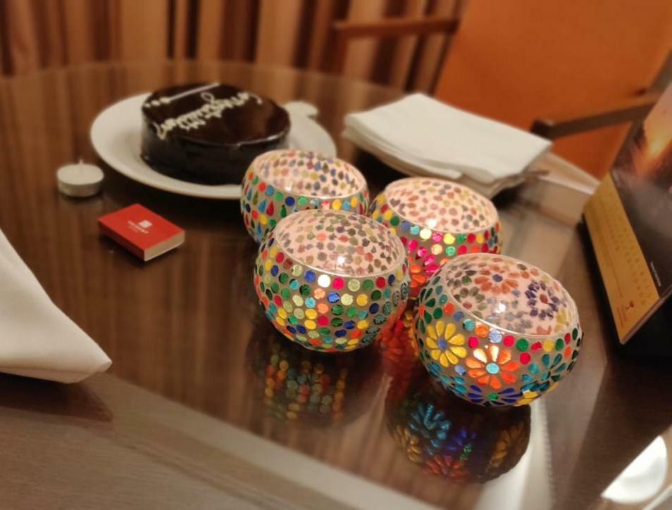 Trident Agra Hotel Agra  Luaran gambar A birthday cake