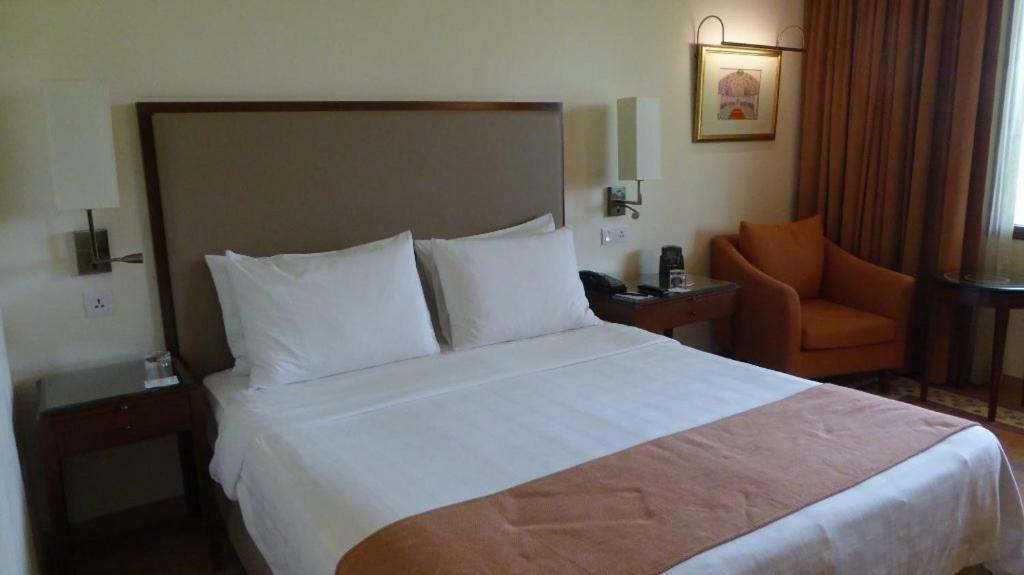 Trident Agra Hotel Agra  Luaran gambar A room at the hotel